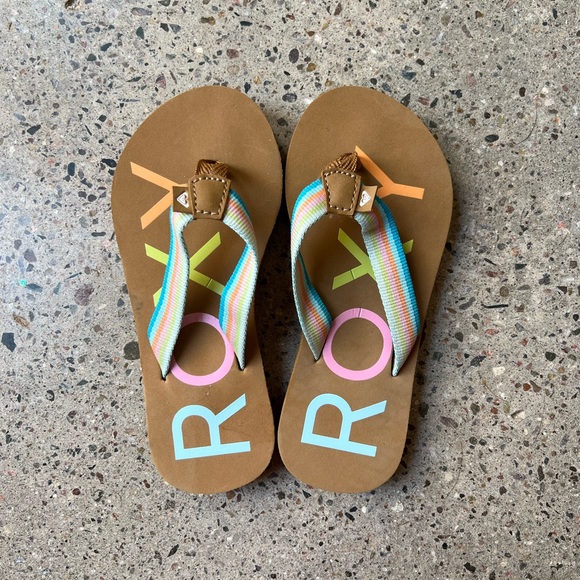 Roxy NWOT girl 11T rainbow flip flops - Picture 3 of 7